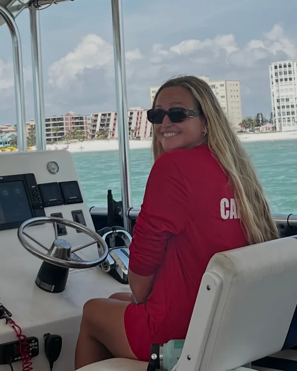 Captain Amanda, an experienced freelance captain available for bareboat pontoon rentals out of Gulfport, Florida